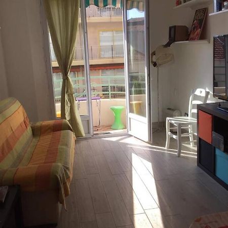 Grand F2 60Mq Centre Antibes, Proche Plages, Commerces, 2 Balcons, Parking, Train, Bus, Deco Vintage, Pet Friendly Exterior foto