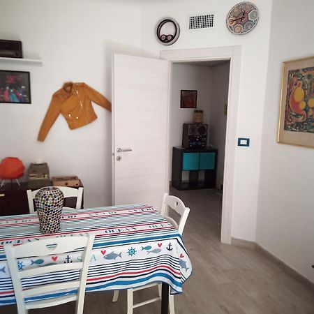 Grand F2 60Mq Centre Antibes, Proche Plages, Commerces, 2 Balcons, Parking, Train, Bus, Deco Vintage, Pet Friendly, Ideal Famille Ou 1-2 Couples Exterior foto