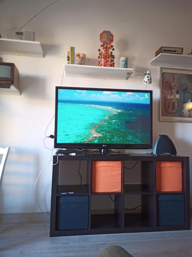 Grand F2 60Mq Centre Antibes, Proche Plages, Commerces, 2 Balcons, Parking, Train, Bus, Deco Vintage, Pet Friendly Exterior foto