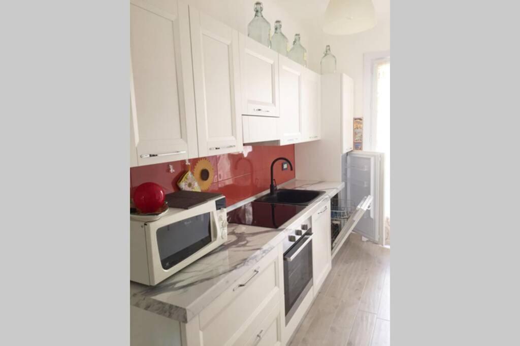 Grand F2 60Mq Centre Antibes, Proche Plages, Commerces, 2 Balcons, Parking, Train, Bus, Deco Vintage, Pet Friendly Exterior foto