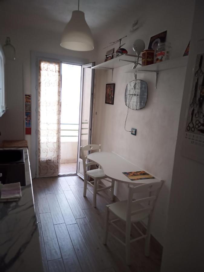Grand F2 60Mq Centre Antibes, Proche Plages, Commerces, 2 Balcons, Parking, Train, Bus, Deco Vintage, Pet Friendly Exterior foto