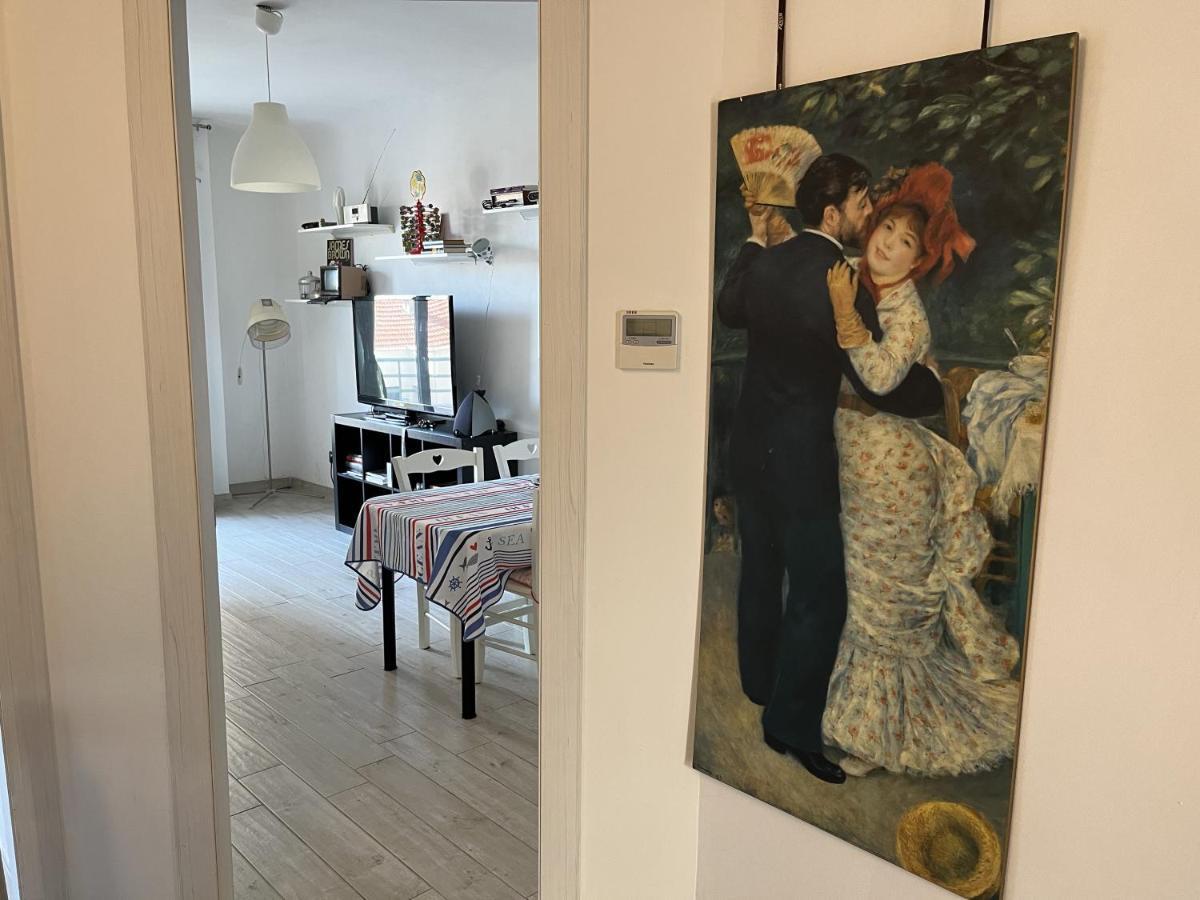 Grand F2 60Mq Centre Antibes, Proche Plages, Commerces, 2 Balcons, Parking, Train, Bus, Deco Vintage, Pet Friendly Exterior foto