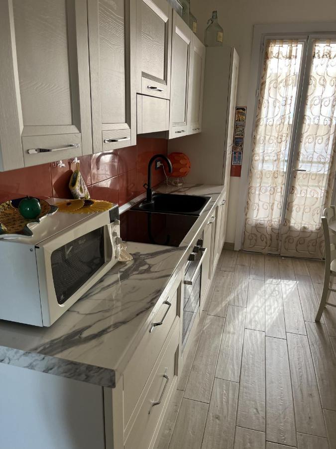 Grand F2 60Mq Centre Antibes, Proche Plages, Commerces, 2 Balcons, Parking, Train, Bus, Deco Vintage, Pet Friendly Exterior foto