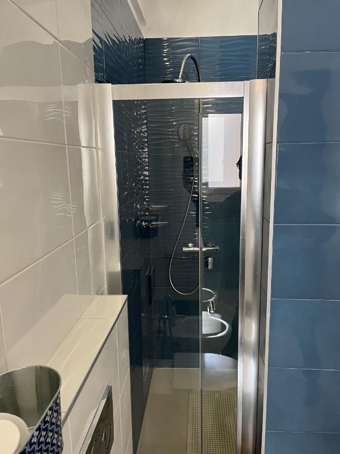 Grand F2 60Mq Centre Antibes, Proche Plages, Commerces, 2 Balcons, Parking, Train, Bus, Deco Vintage, Pet Friendly Exterior foto