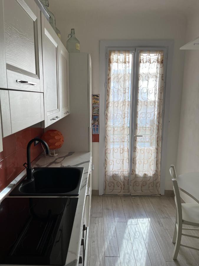 Grand F2 60Mq Centre Antibes, Proche Plages, Commerces, 2 Balcons, Parking, Train, Bus, Deco Vintage, Pet Friendly Exterior foto