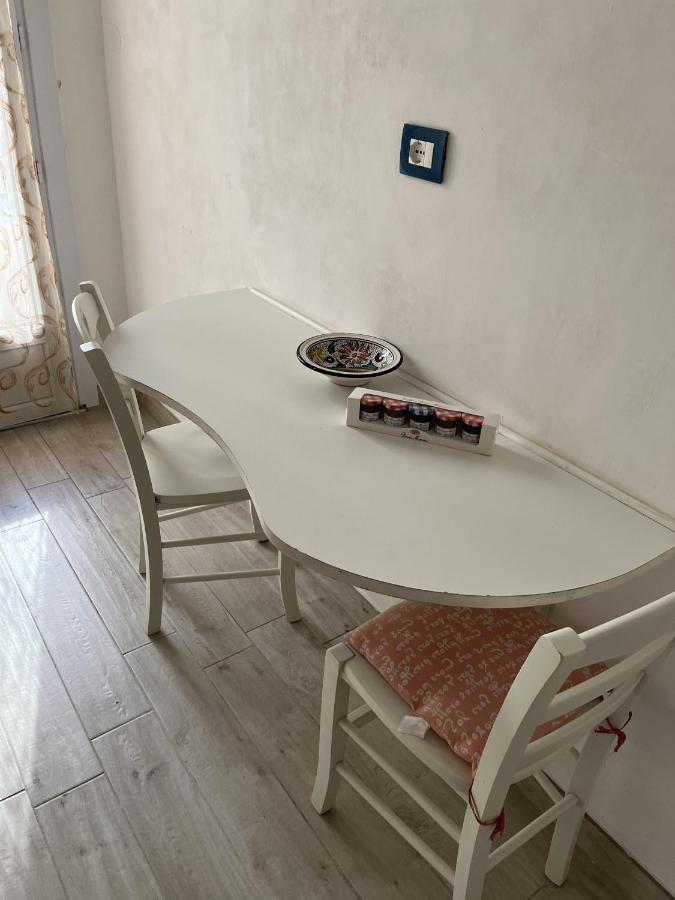 Grand F2 60Mq Centre Antibes, Proche Plages, Commerces, 2 Balcons, Parking, Train, Bus, Deco Vintage, Pet Friendly Exterior foto